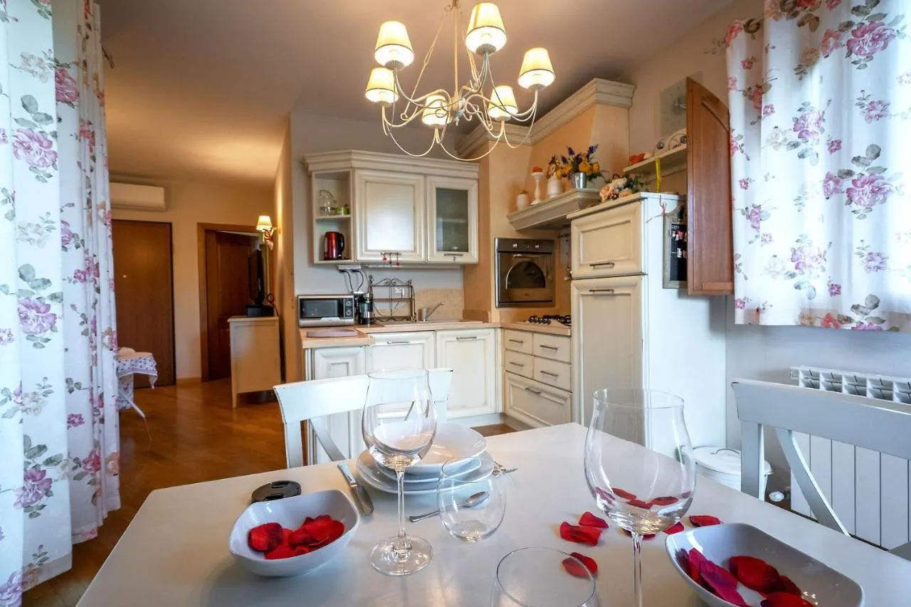 Cosy Terrace Apartment Florence