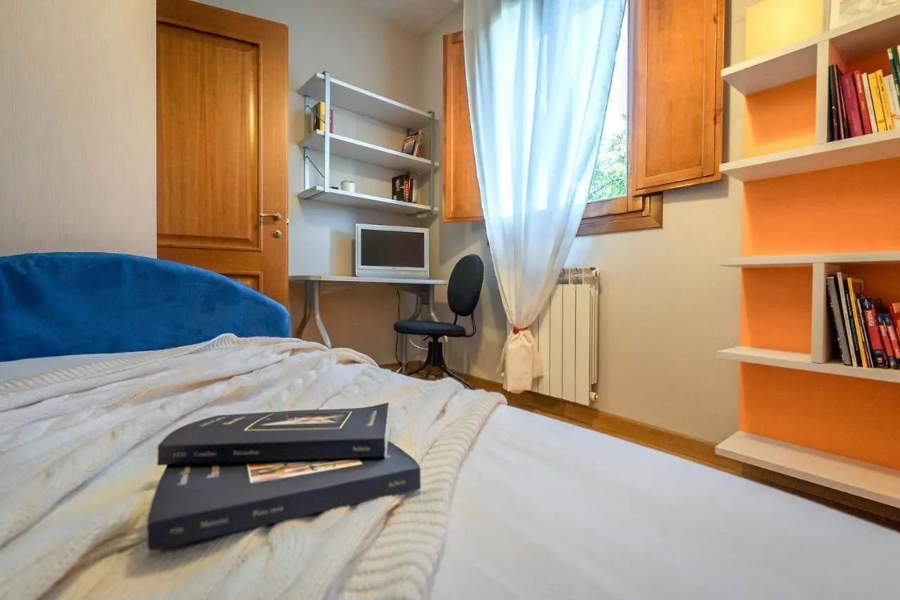 Cosy Terrace Apartment Florence Italy