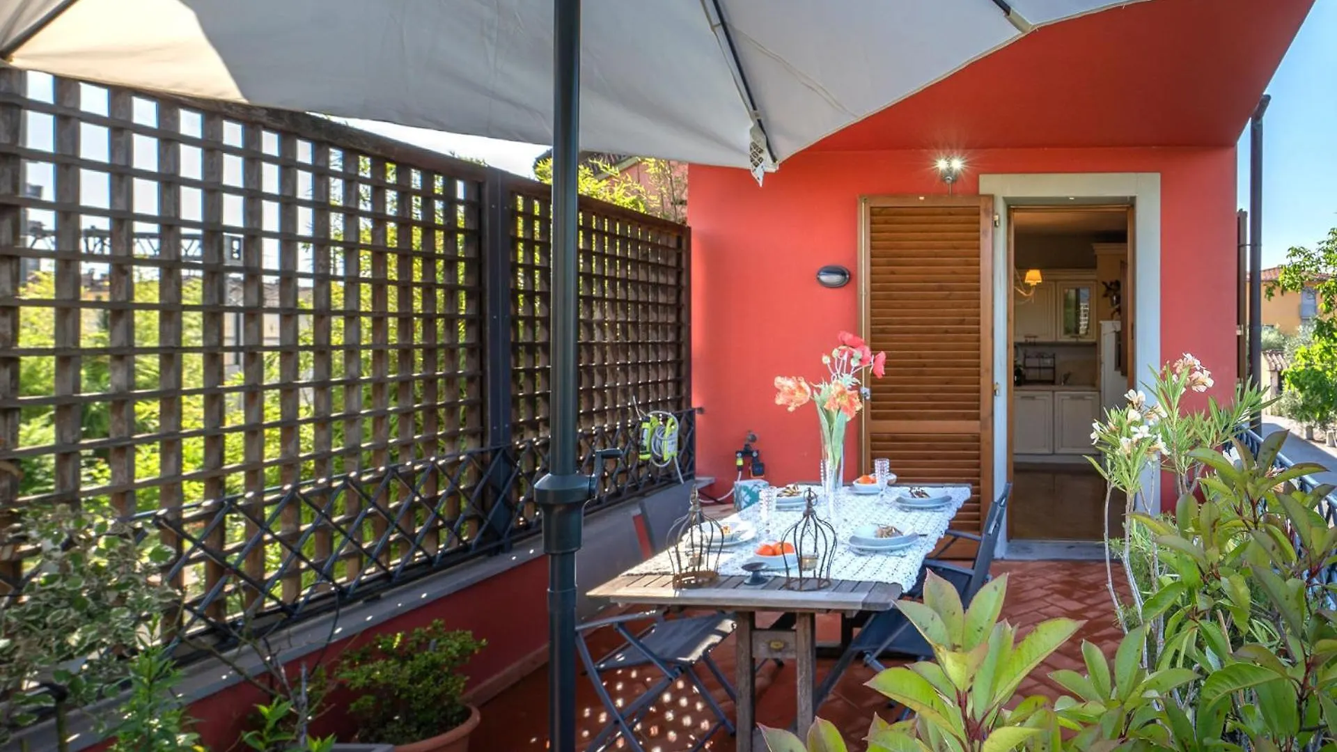 Cosy Terrace Apartment Florence